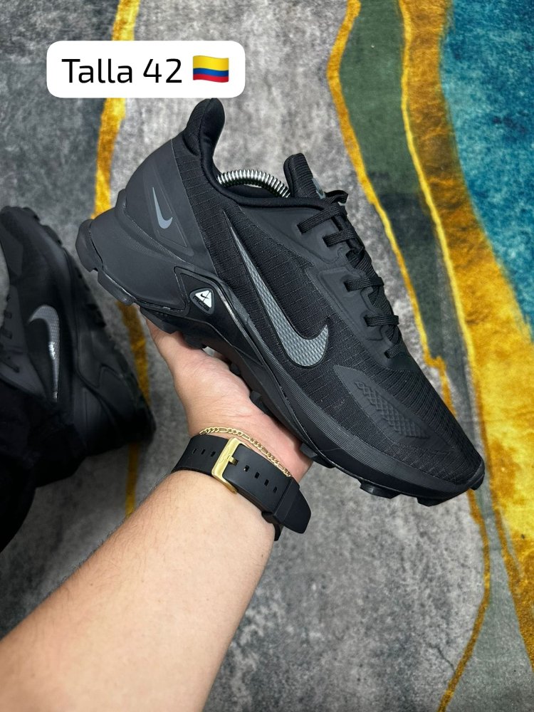 Nike ZoomX Zegama Trail - Caballero "Triple Black"