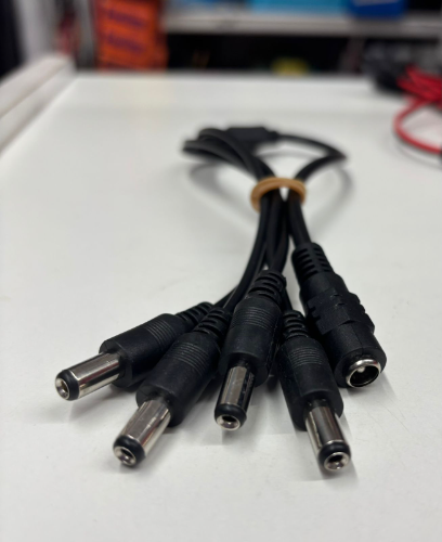 Cable pulpo DC 5.5 mm 4 macho a 1 Hembra