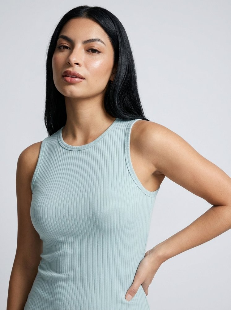 Top canalé menta sin mangas