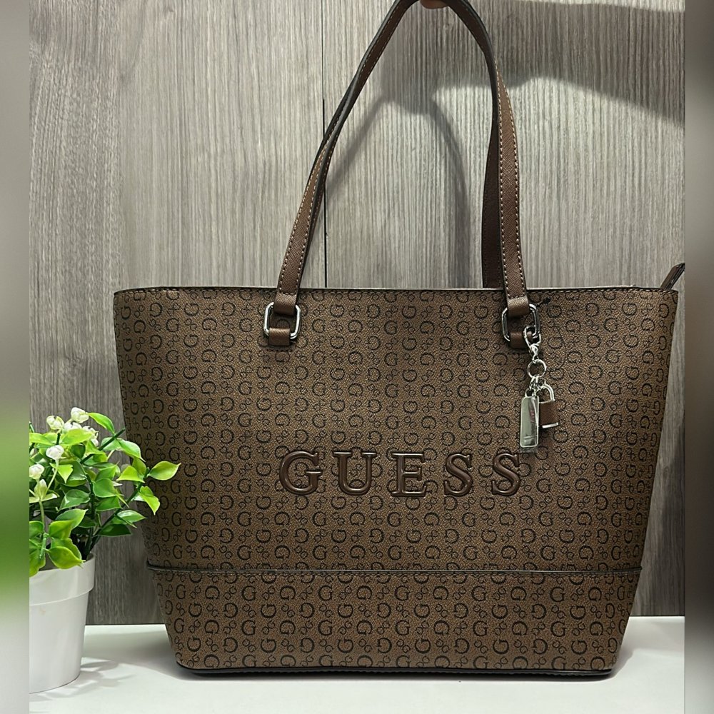 Bolsa Guess color café