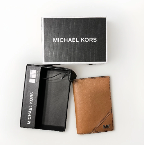 Cartera libro MK café hom