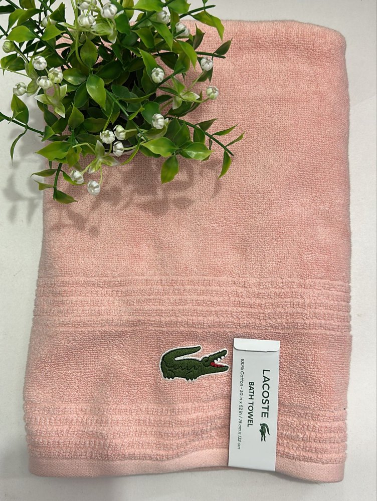 Lacoste rosa bath