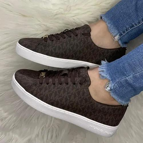 Tenis café MK 7