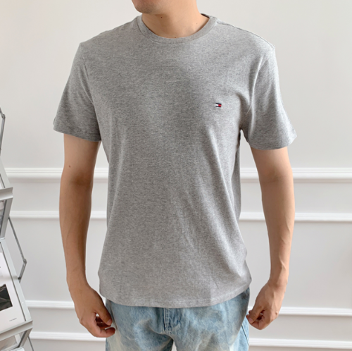 Playera gris Tommy caballero