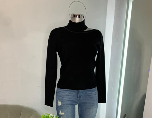 Suéter negro cuello S