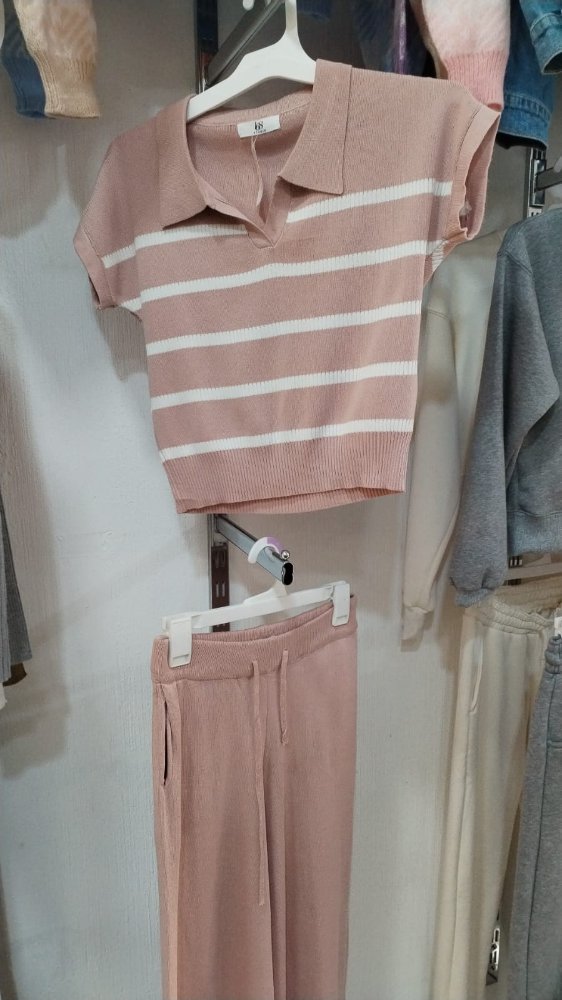 TRAJE PANTALON BLUSA DE RAYAS