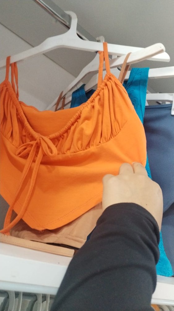 BLUSA NARANJA TIPO CROP TOP