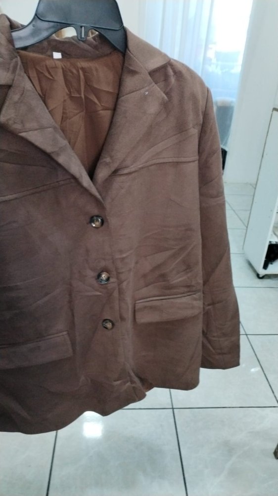 CHAQUETA CAFE DE BOTONES ENFRENTE