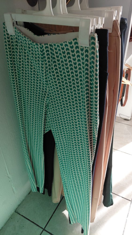 PANTALON ESTAMPADO VERDE