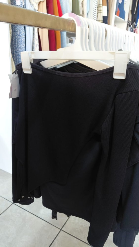 BLUSA ASIMETRICA MANGA LARGA 1 HOMBRO