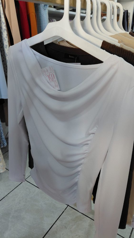 BLUSA BLANCA