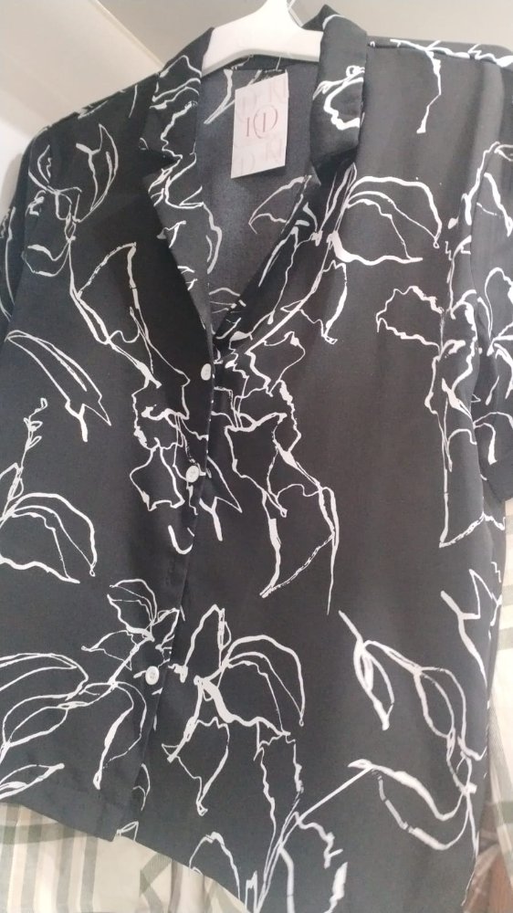 CAMISA CON LINESAS