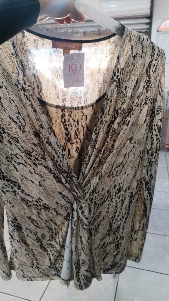 BLUSA ATIGREADA