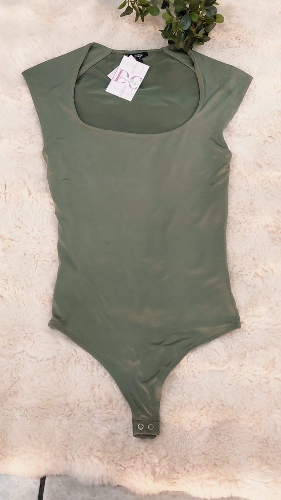 BLUSA TIPO BODY CUELLO REDONDO