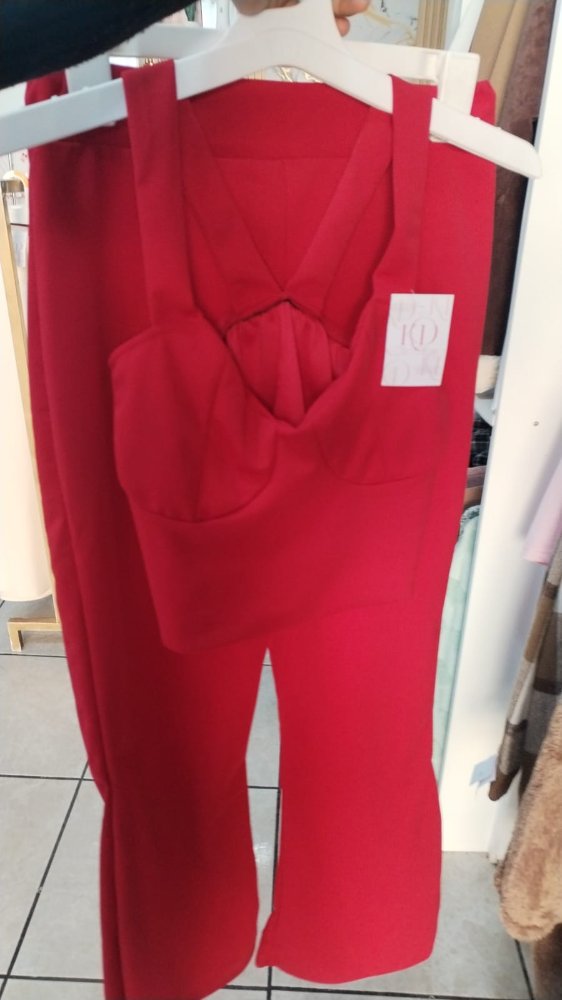 TRAJE CON TOP