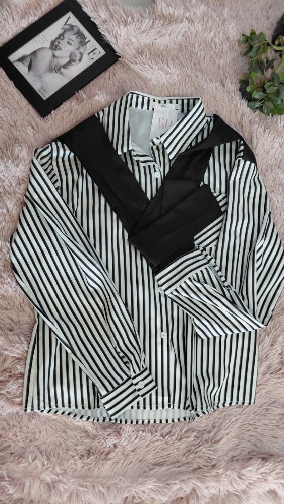 CAMISA DE RAYAS CON TELA ENFRENTE