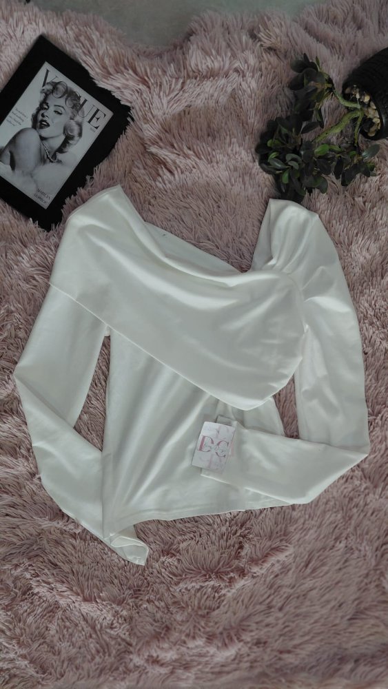 BLUSA ASIMETRICA BLANCA