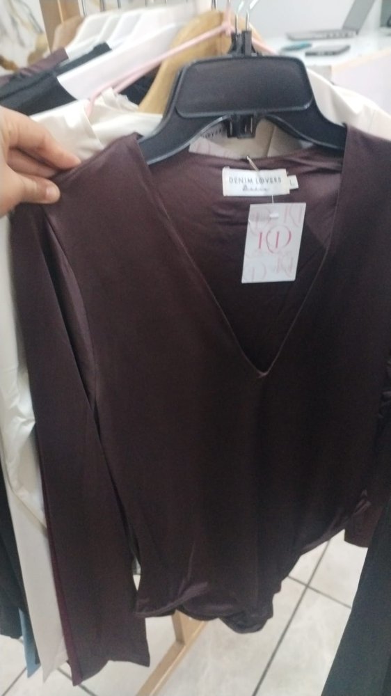 BLUSA CUELLO V