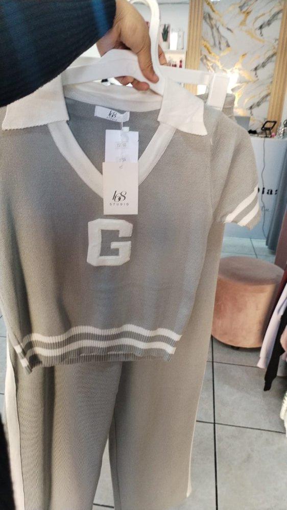 TRAJE G
