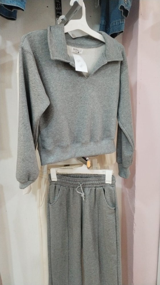 TRAJE SUETER EN V