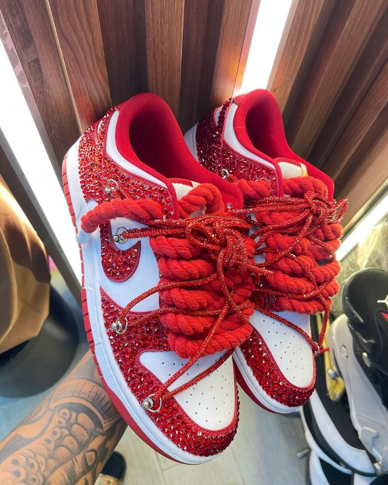 Nike Dunk; Ruby Redz