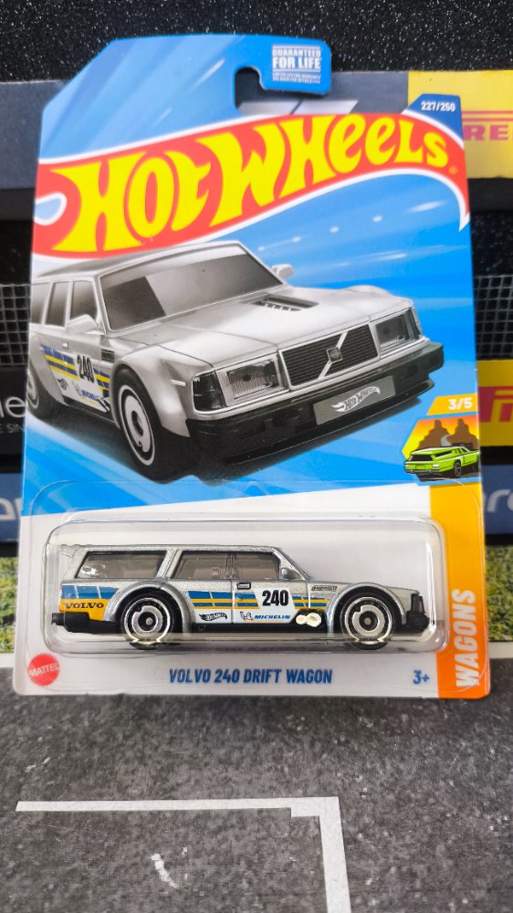 Volvo 240 Drift wagon Hot Wheels