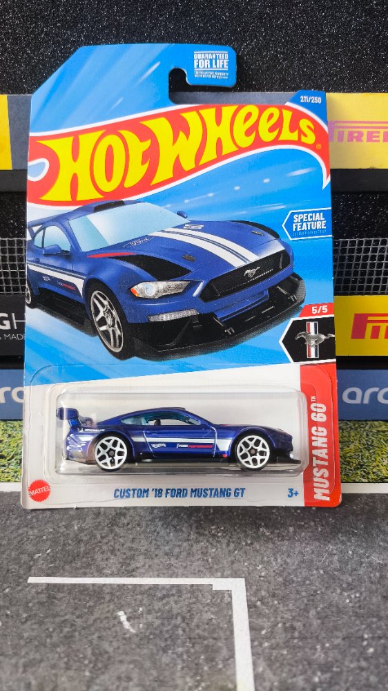 Custom 18 Ford Mustang GT Hot Wheels