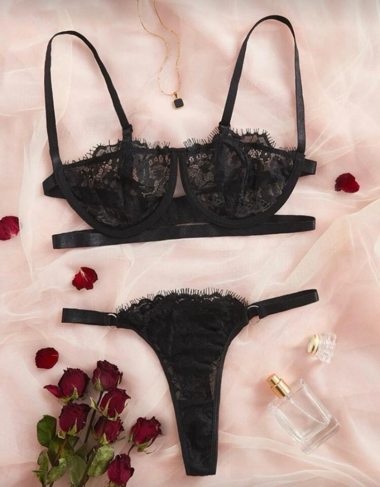 CONJUNTO ENCAJE NEGRO