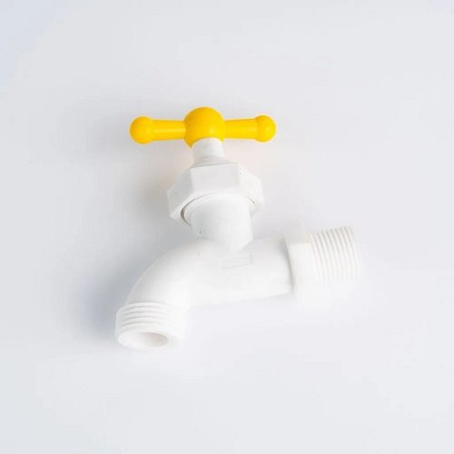 LLAVE DE CHORRO MANIJA AMARILLA 1/2 X 3/4,USA K