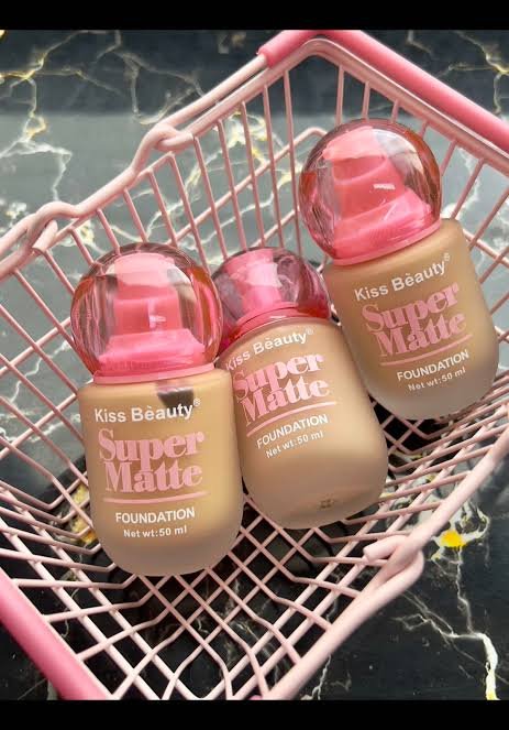 BASE MATTE KISS