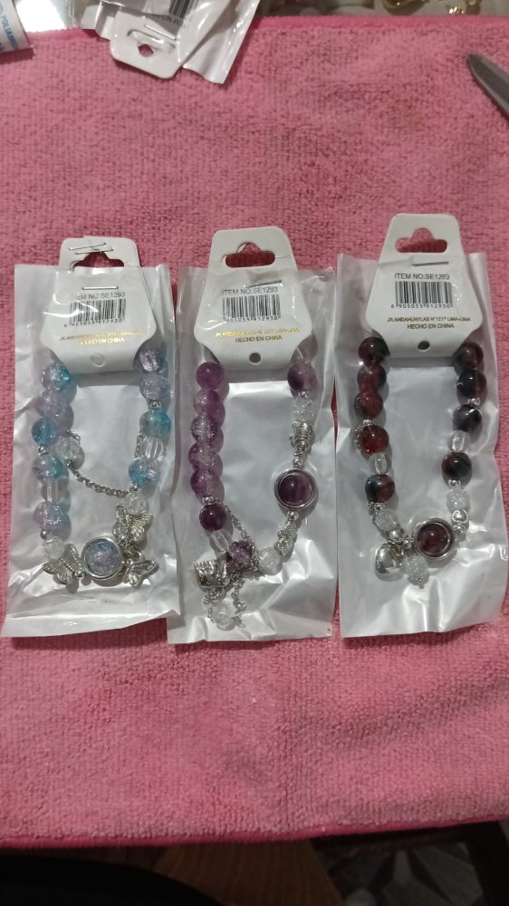 pulsera  con bolitas grandes