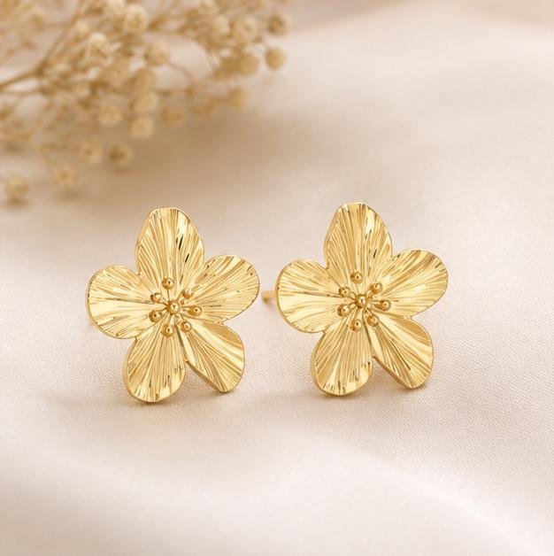 Brinco Flor dourada - Ref.:La0003