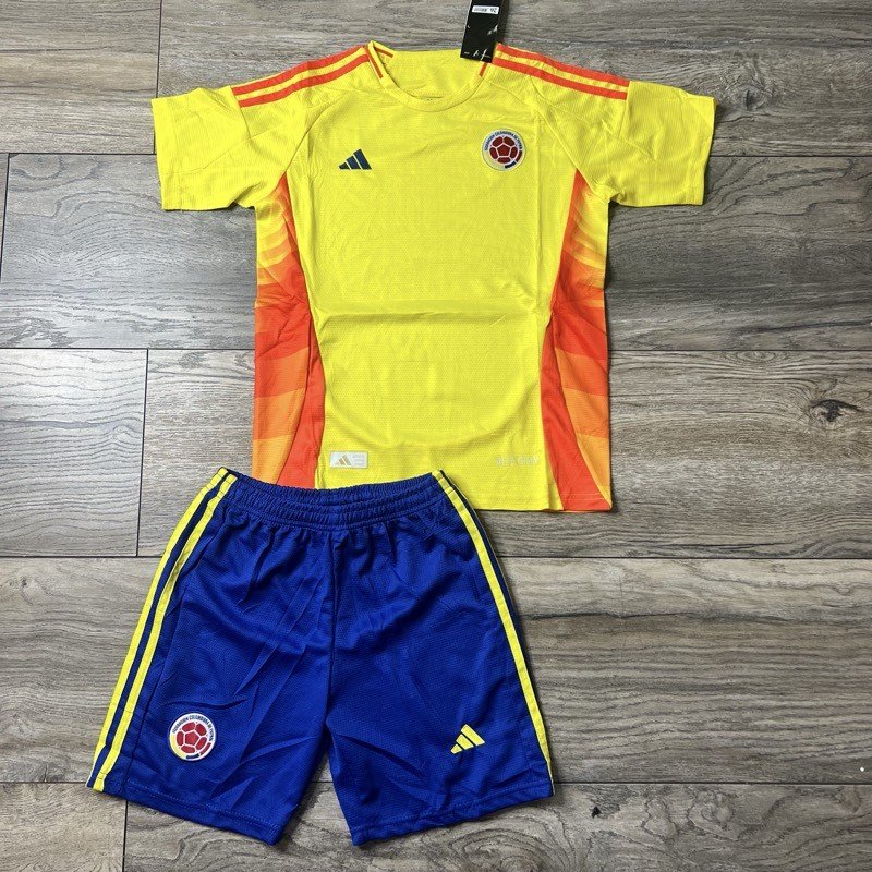 CONJUNTO IMPORTADO PARA NIÑO DE LA SELECION