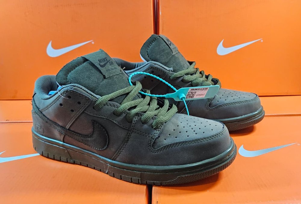 DUNK REIGNING CHAMP MILITAR #27