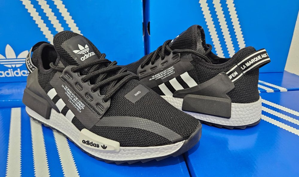 ADIDAS NMD-V2 NEGRO BLANCO #7