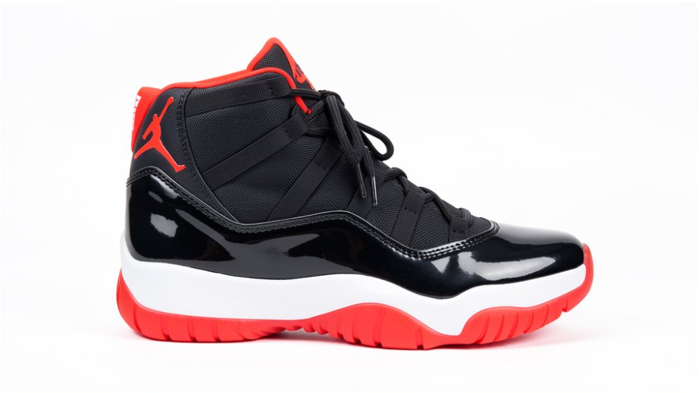 JORDAN J11 NEGRO BLANCO SUELA ROJA #4.5