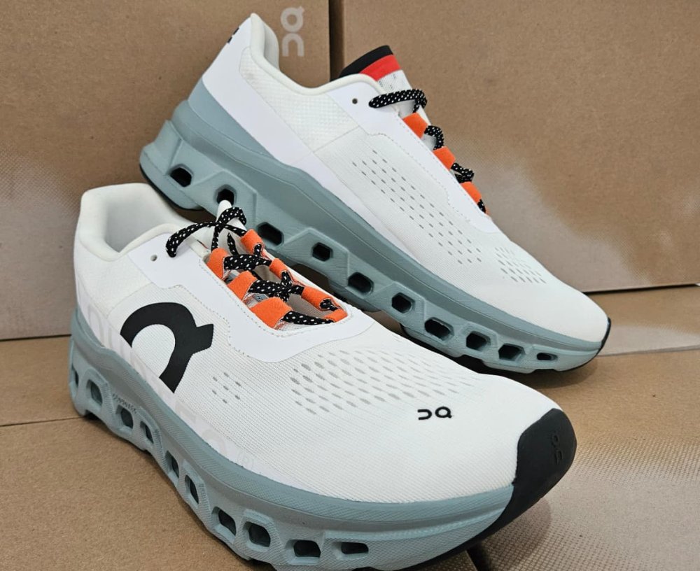 TENIS ON CLOUD BLANCO GRIS #8