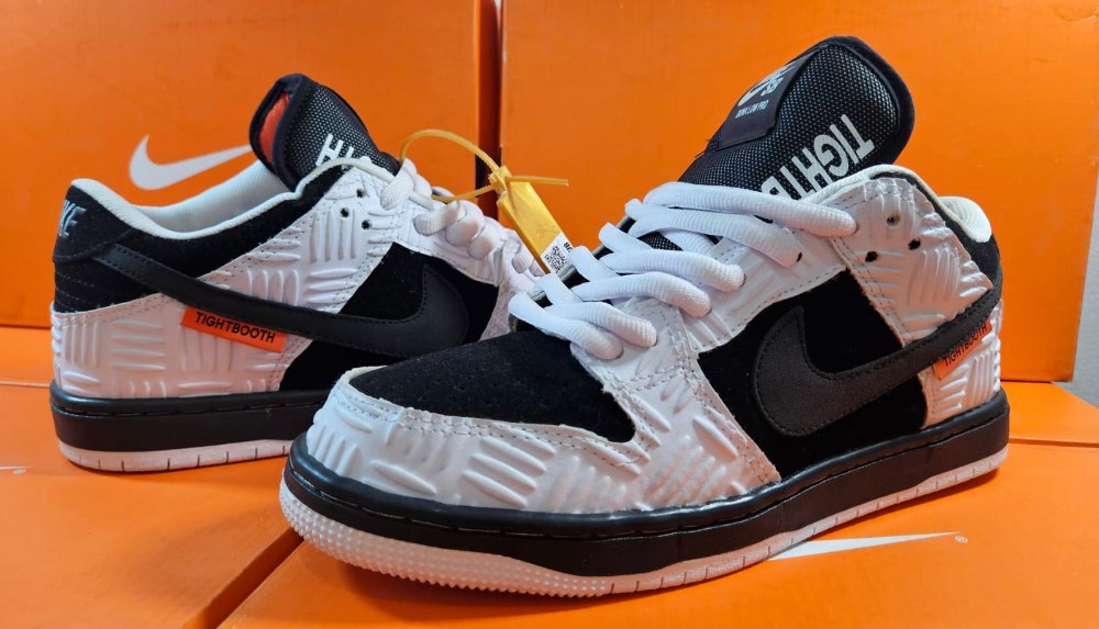 NIKE DUNK TIGHTBOOTH NEGRO BLANCO #8.5