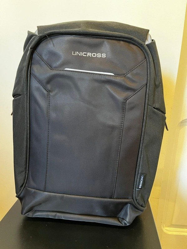MOCHILA UNICROSS NEGRA CON DOBLE USB