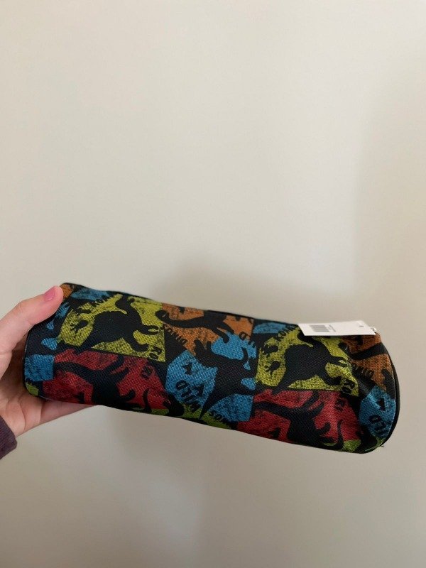 CARTUCHERA DINOSAURIO UN CIERRE LSYD