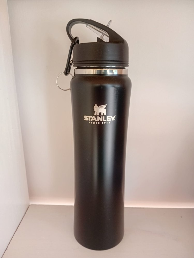 BOTELLA TÉRMICA 750ml RÉPLICA STANLEY NEGRO
