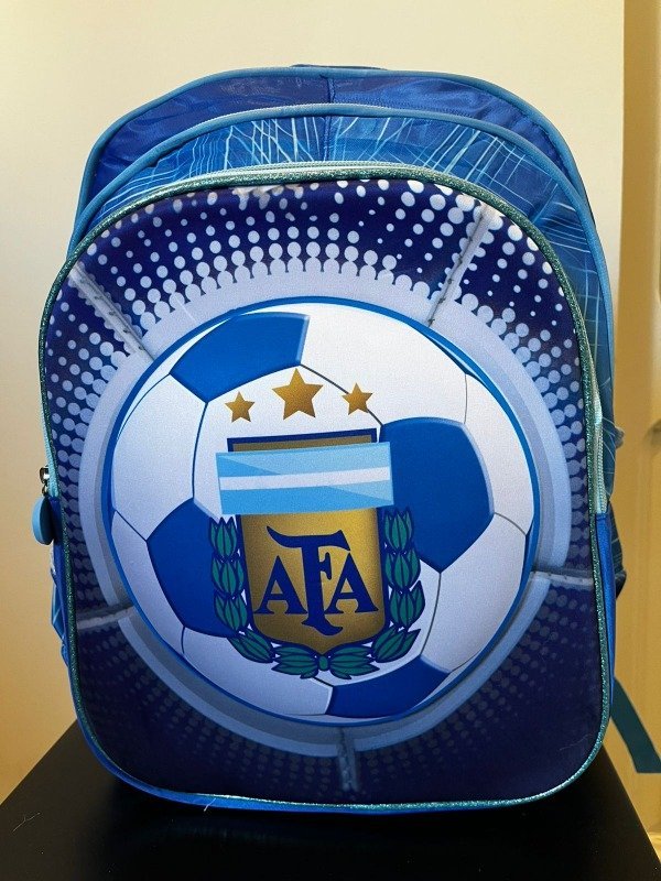 MOCHILA 16" AFA TRES COMPARTIMIENTOS