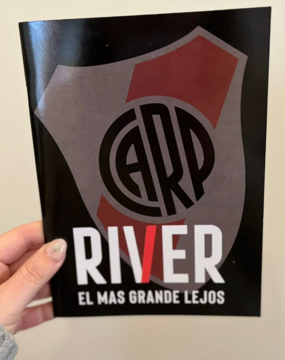 CUADERNO 16X20CM RAYADO 24 HOJAS TAPA FLEXIBLE RIVER