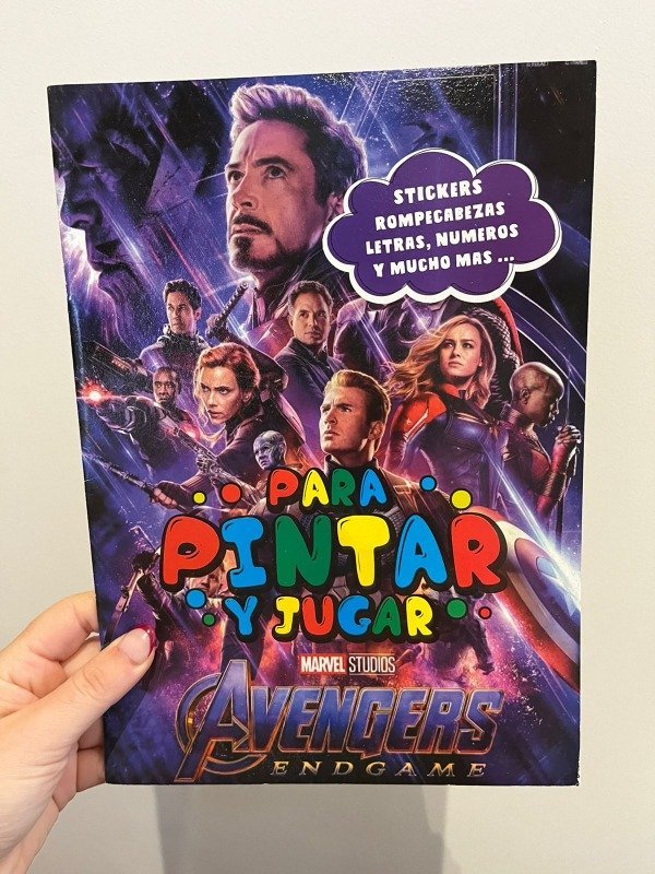 LIBRO PARA PINTAR Y JUGAR AVENGERS