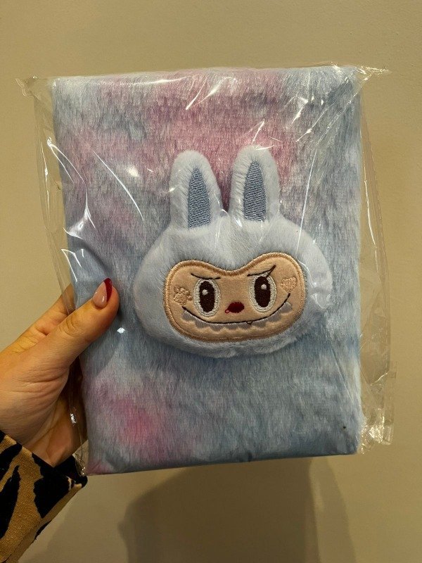 CUADERNO CON PELUCHE LABUBU 80HOJAS