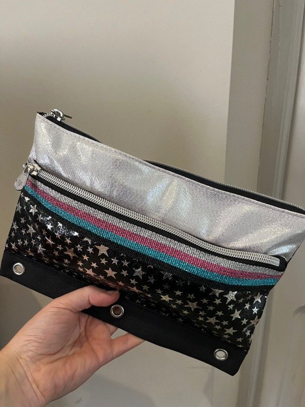 CARTUCHERA CON ESTRELLAS
