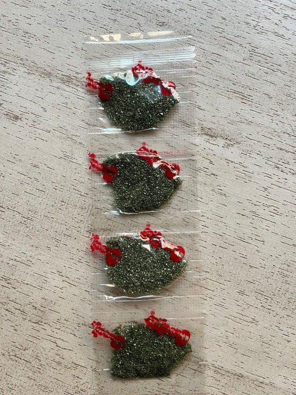 BRILLANTINA VERDE 4GRS EN SOBRE X4