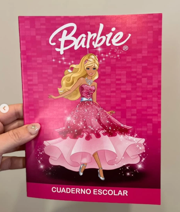 CUADERNO 16X20CM RAYADO 24 HOJAS TAPA FLEXIBLE BARBIE