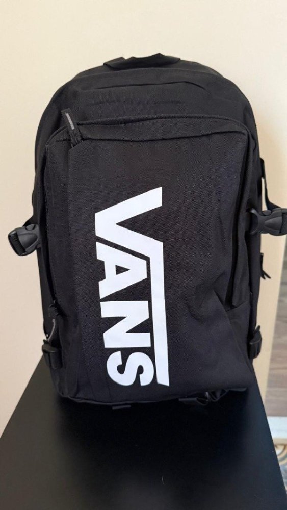MOCHILA VANS NEGRA