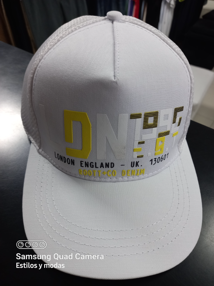 69023 gorra blanca roott co